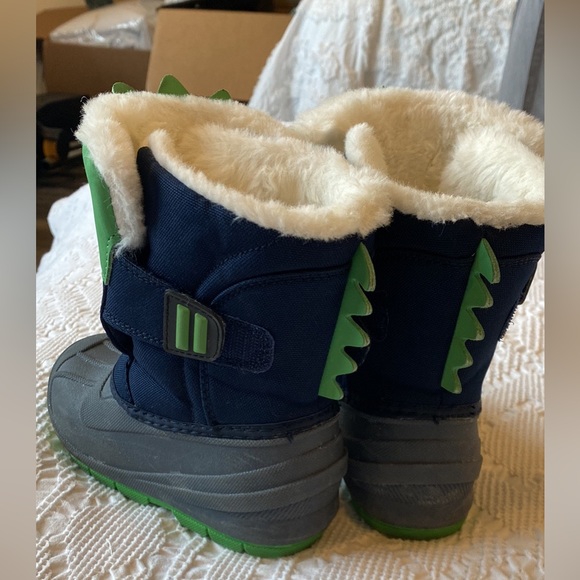 Cat and Jack toddler boys snow boots - Picture 3 of 4